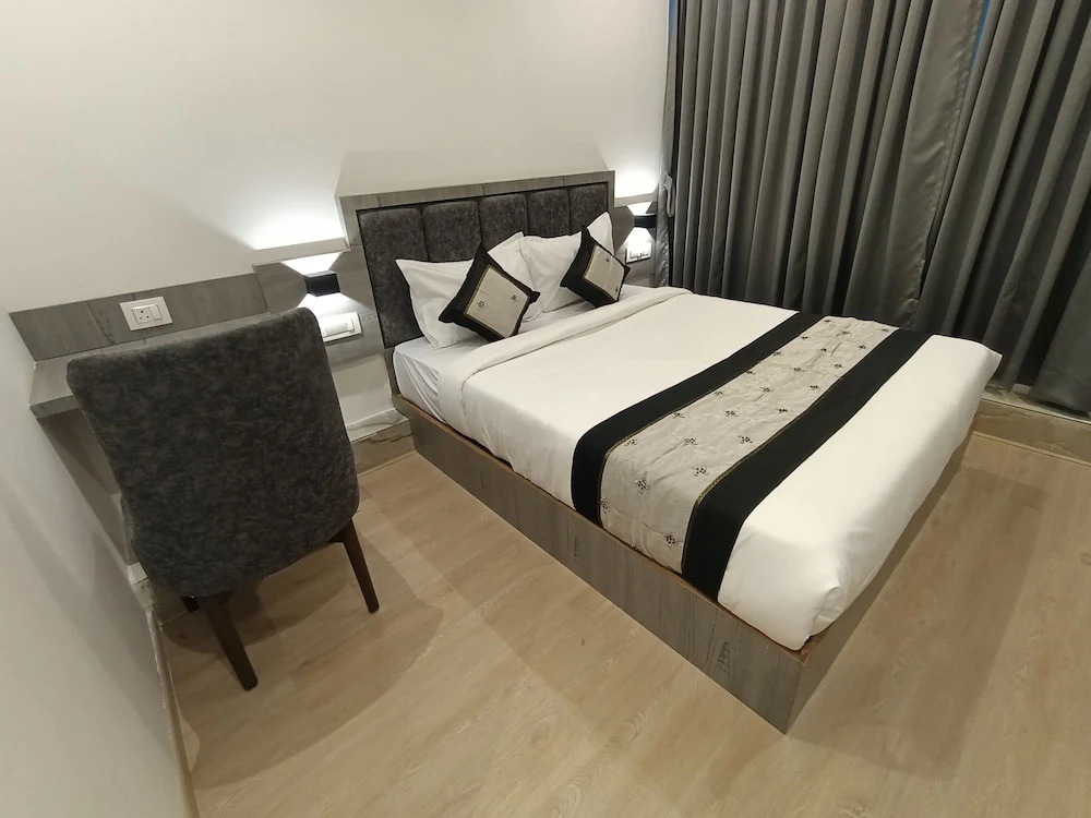 Мумбаи: Hotel Beverly Palace Santacruz