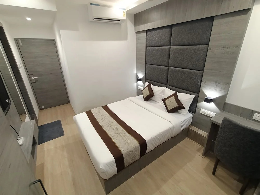 Мумбаи: Hotel Beverly Palace Santacruz
