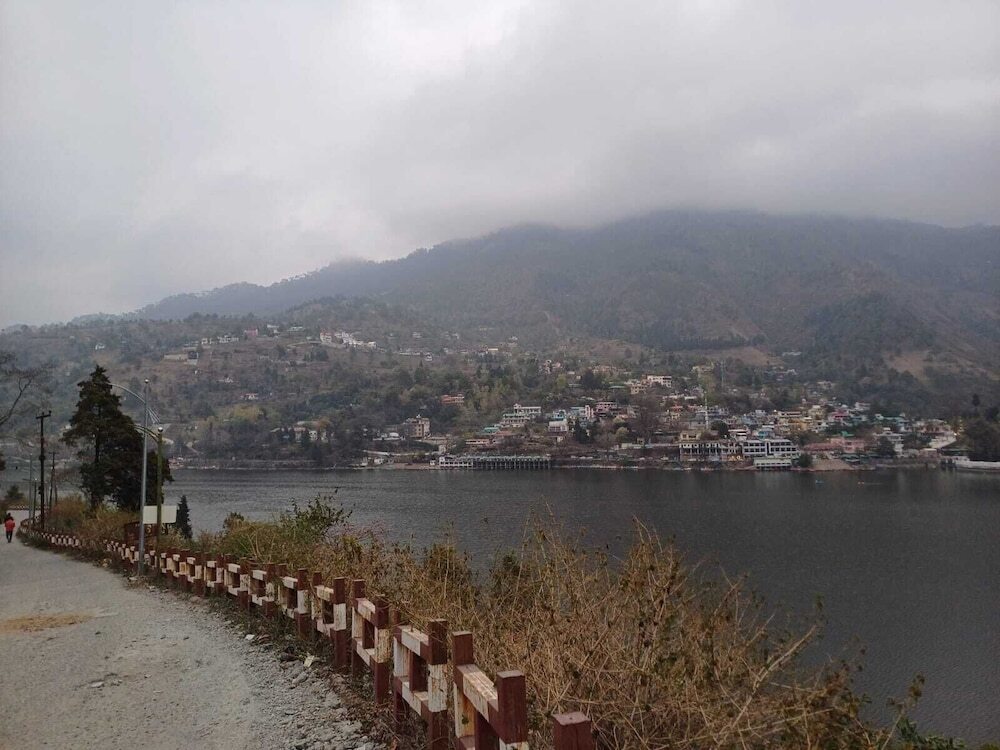 Mohini's Lake View Apartments Bhimtal — фото 1