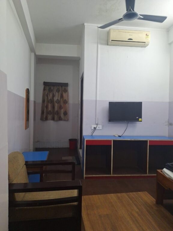 Dimapur: Mayur Hotel