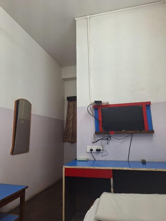 Dimapur: Mayur Hotel