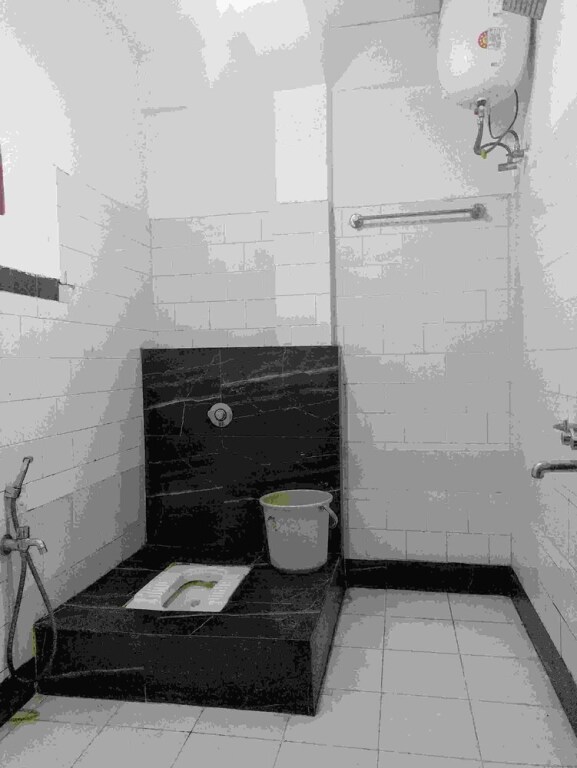 Dimapur: Mayur Hotel