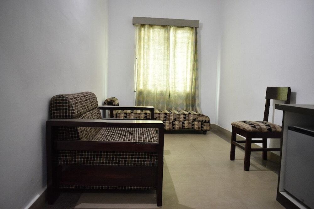 Dimapur: Mayur Hotel