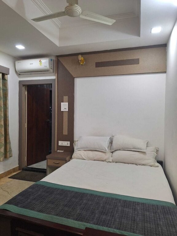 Dimapur: Mayur Hotel