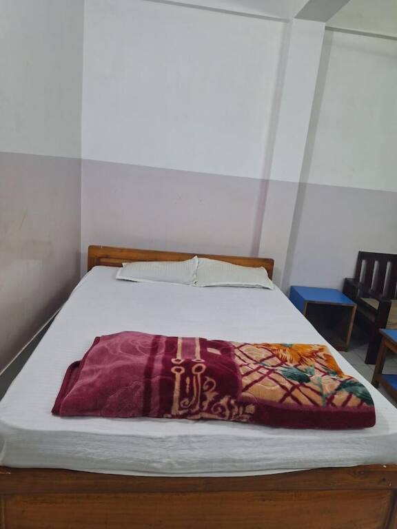 Dimapur: Mayur Hotel