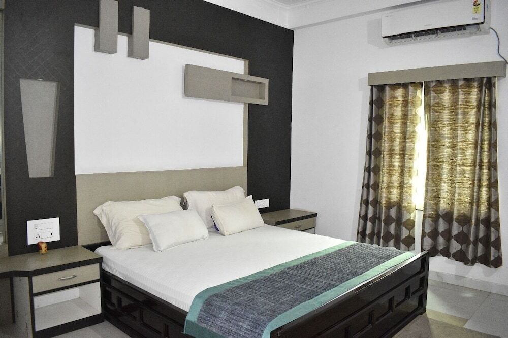 Dimapur: Mayur Hotel