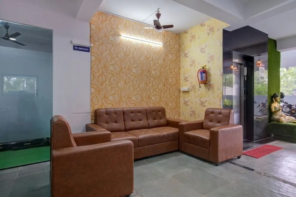 Хидерабад: iROOMZ Botanica Luxury Living Space