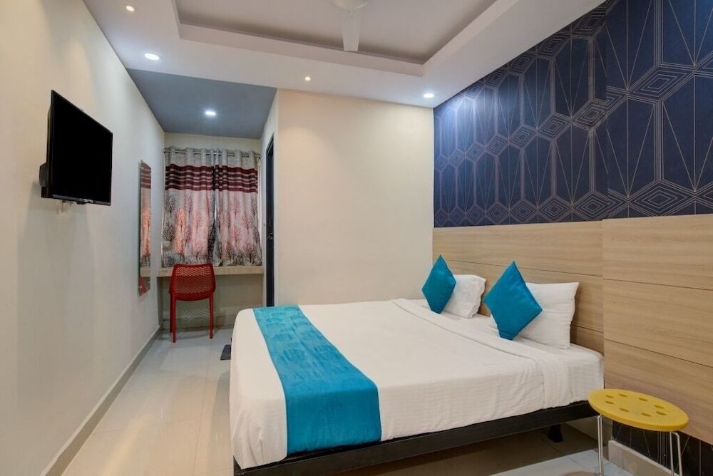 Хидерабад: iROOMZ Botanica Luxury Living Space