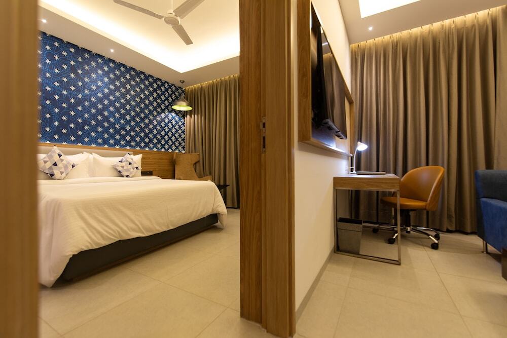 Лакхнау: Hometel Alambagh Lucknow