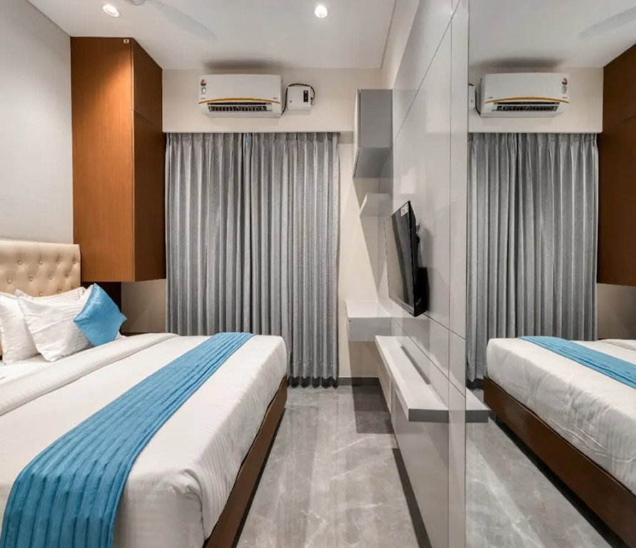 Соманур: J Square Inn