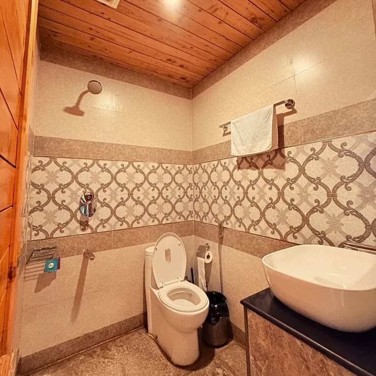 Дармсала: EDM Hostel