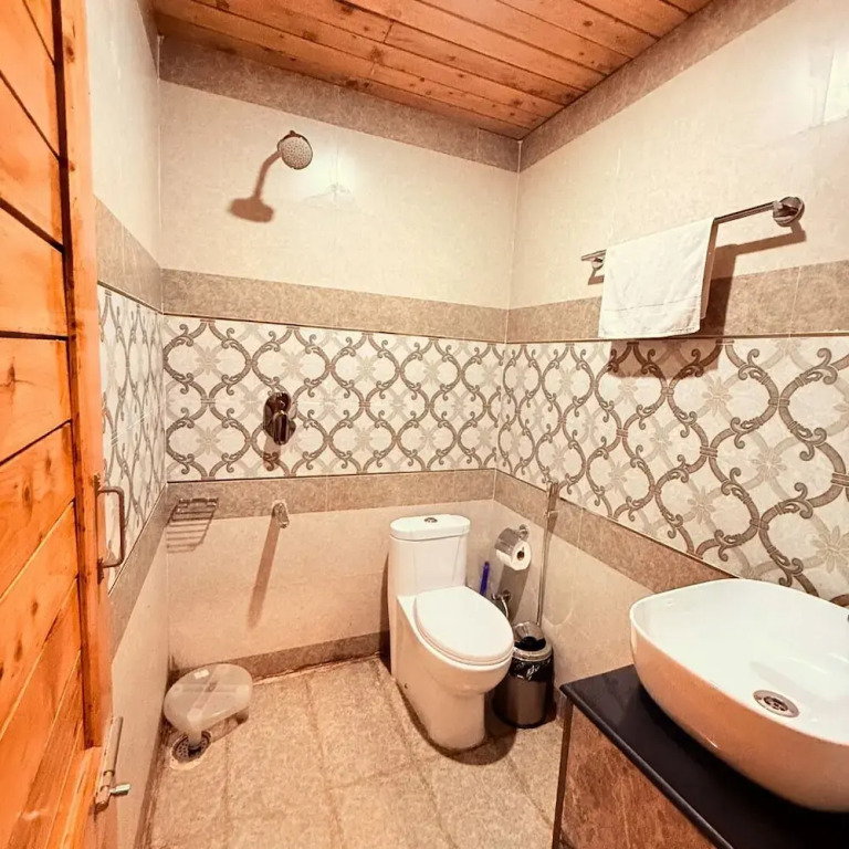 Дармсала: EDM Hostel