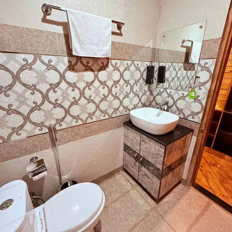 Дармсала: EDM Hostel