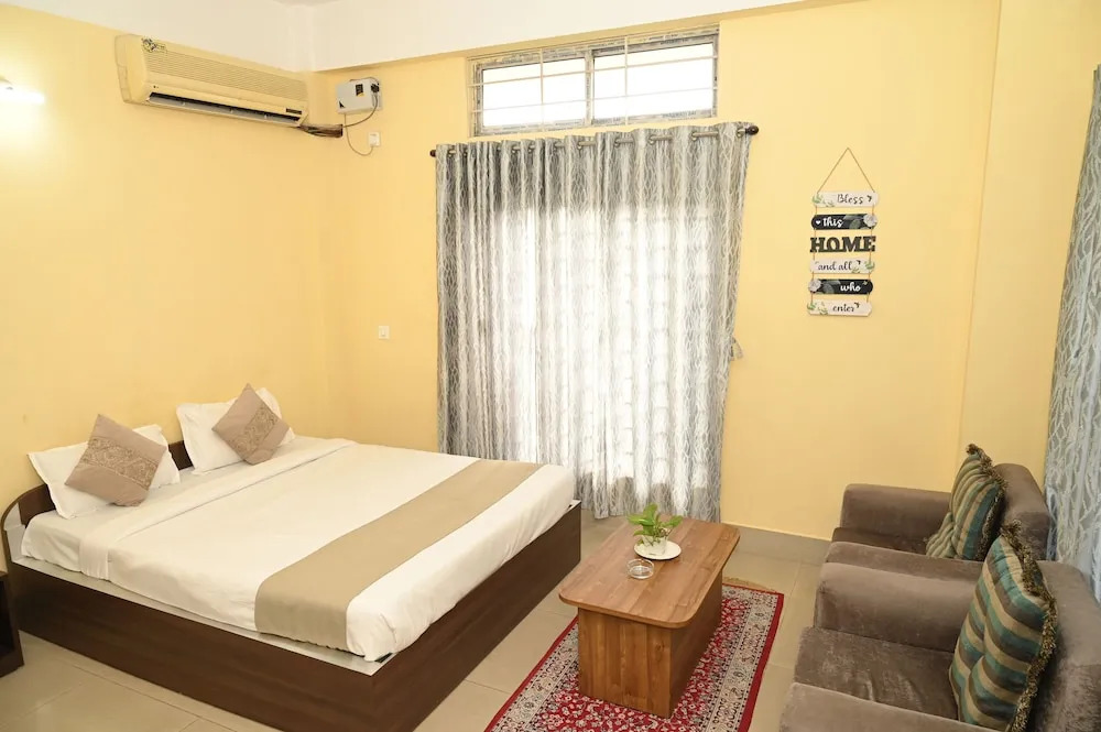 Гувахати: Happy Home Living
