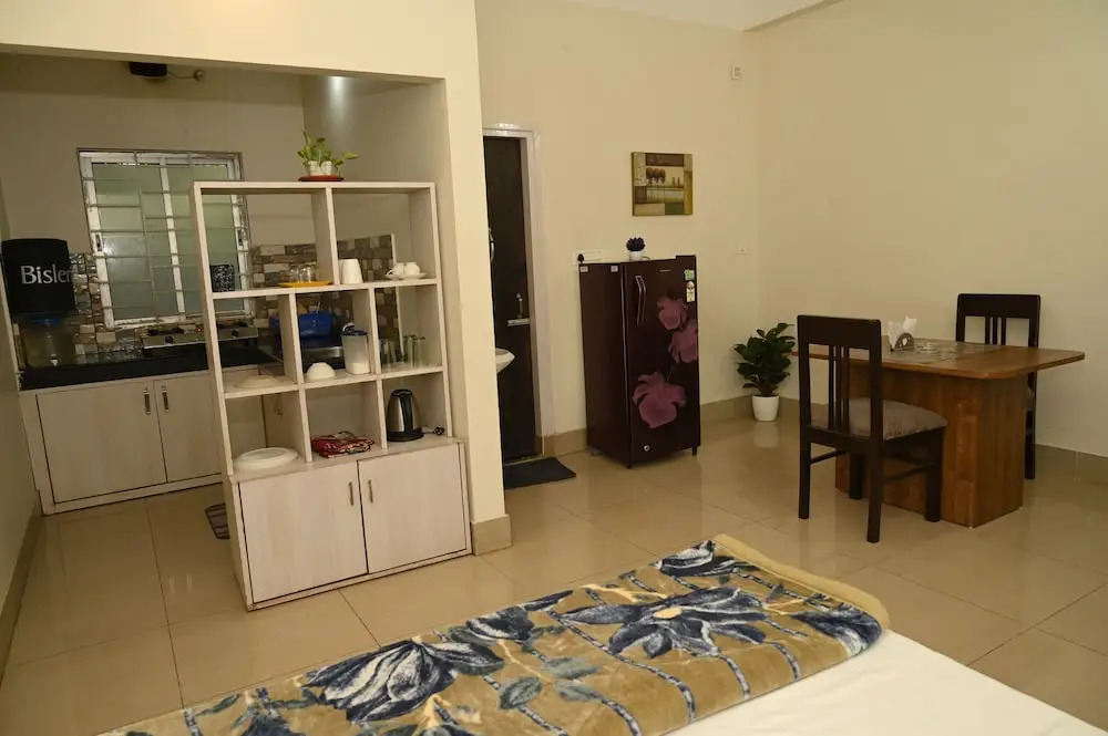 Гувахати: Happy Home Living