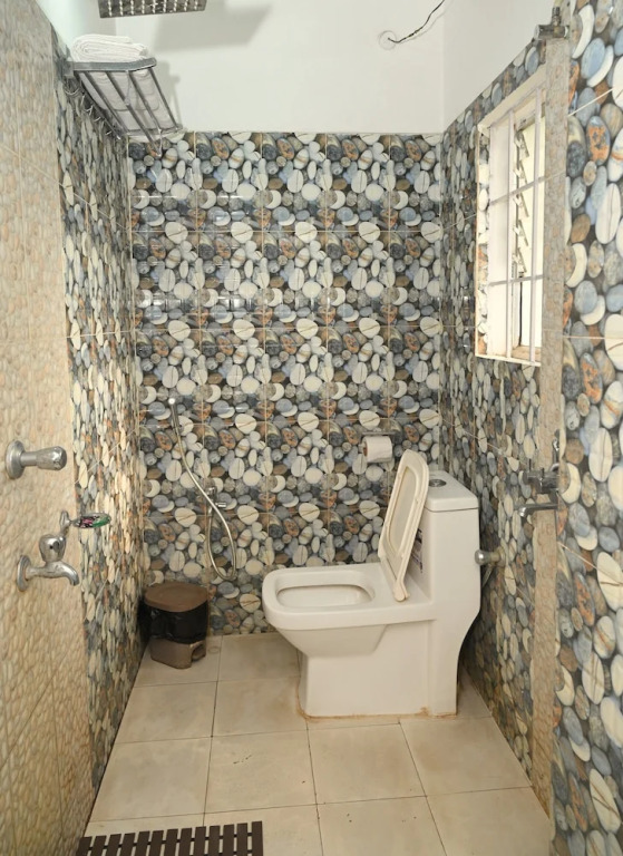 Гувахати: Happy Home Living