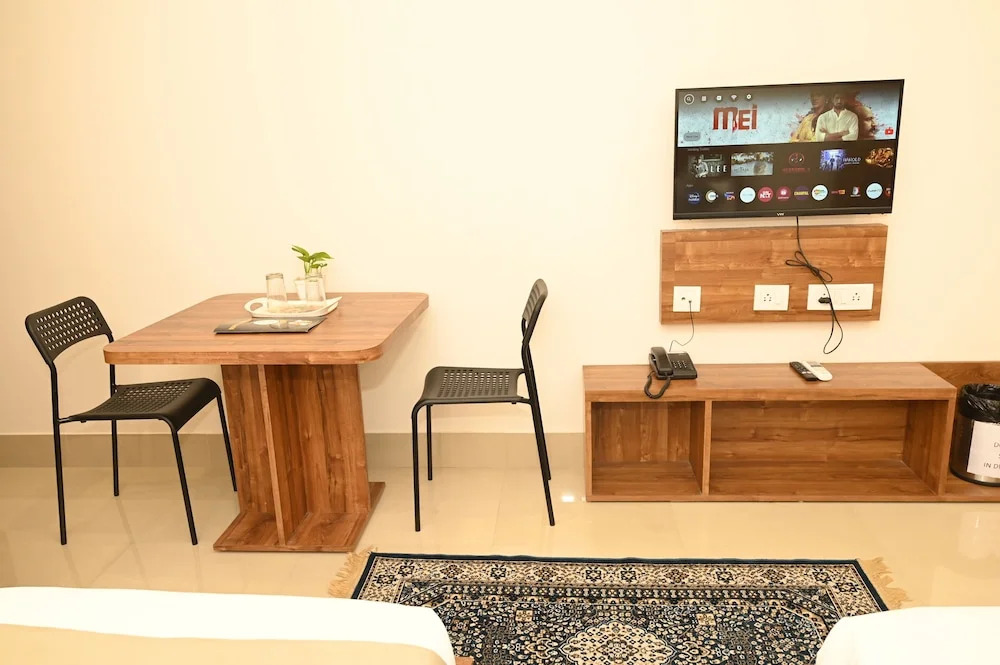 Гувахати: Happy Home Living