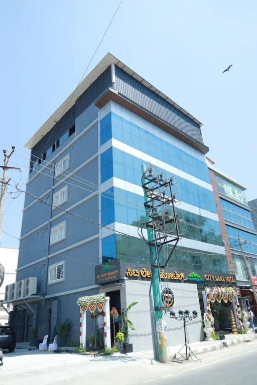 Бангалор: City Lake Hotel