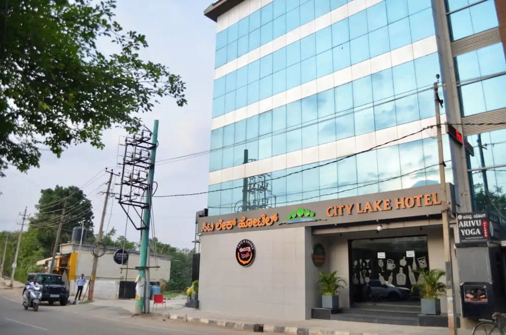Бангалор: City Lake Hotel