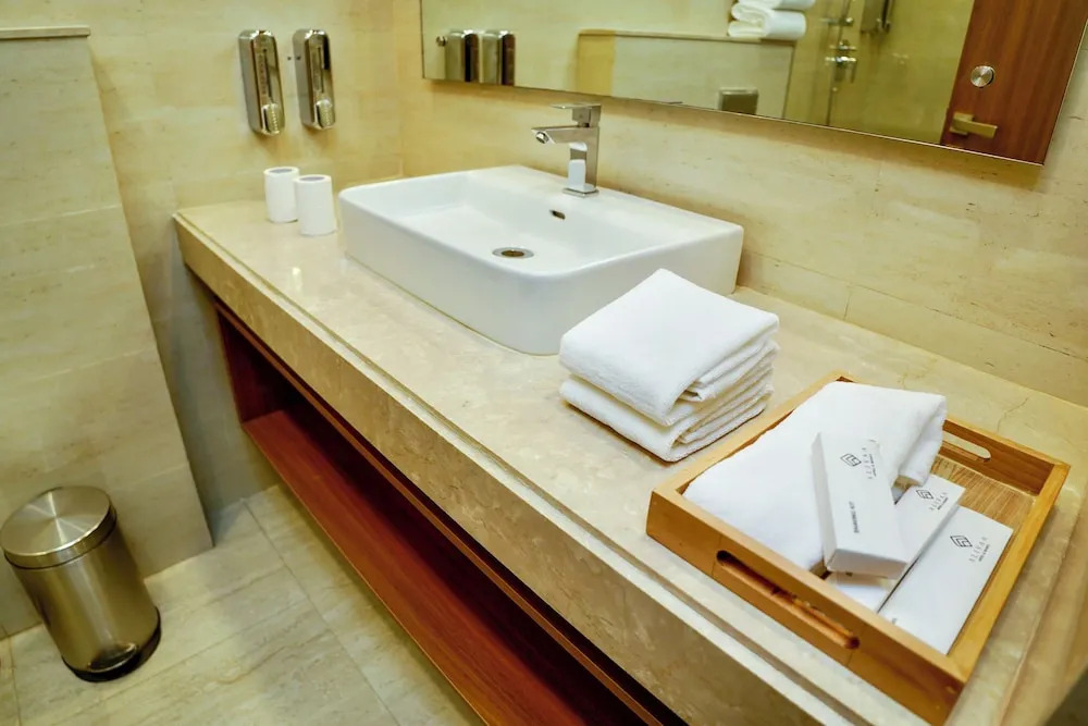 Гуруграм: Alivaa Hotel Gurugram Sohna Road City Center
