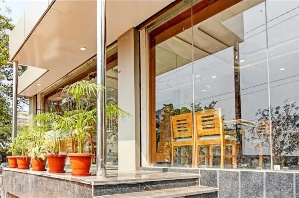 Бхубанешвар: Hotel Elysian Premium