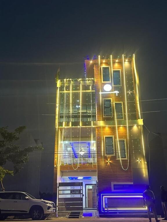 Вриндаван: Madhav Residency