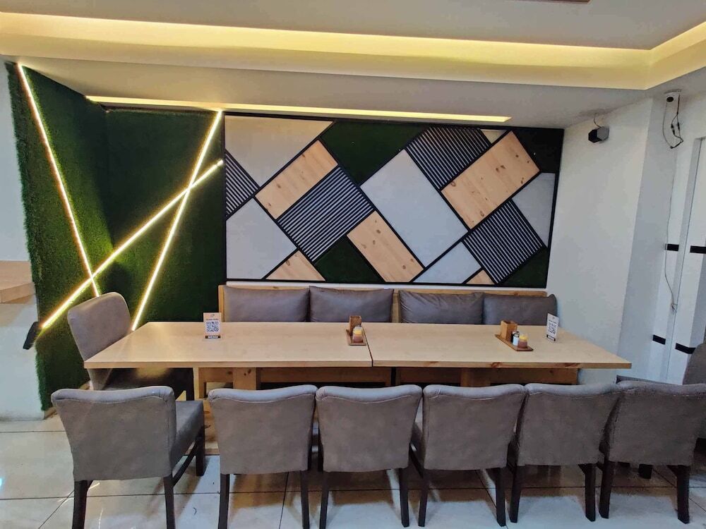 Джвалапур: Hotel Holy Basil