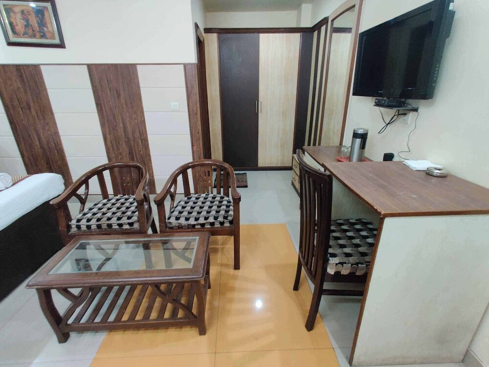 Джвалапур: Hotel Holy Basil