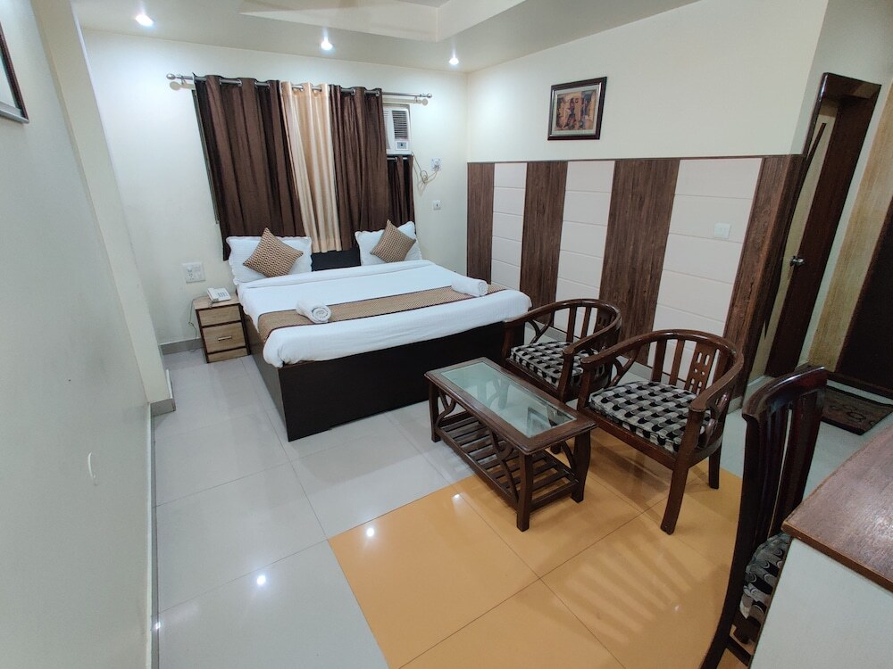 Джвалапур: Hotel Holy Basil