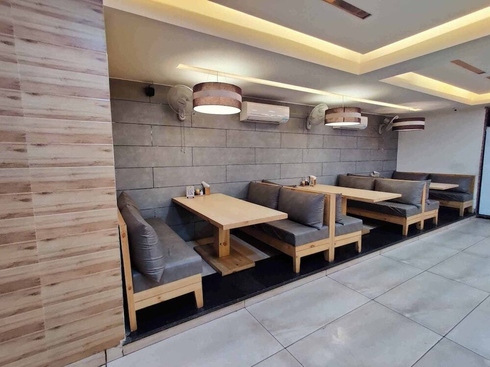 Джвалапур: Hotel Holy Basil