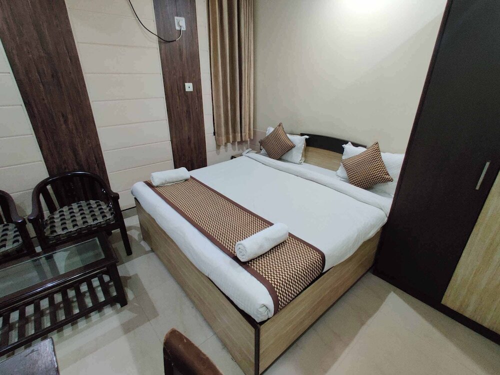 Джвалапур: Hotel Holy Basil