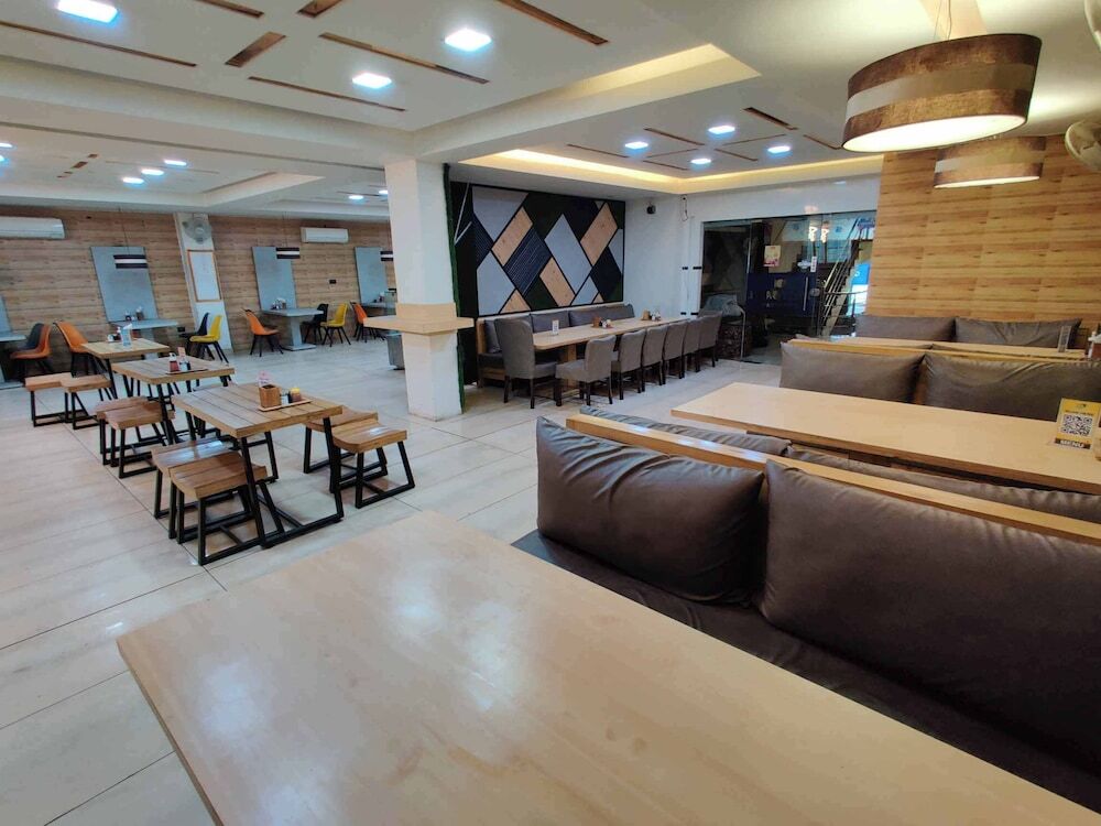 Джвалапур: Hotel Holy Basil