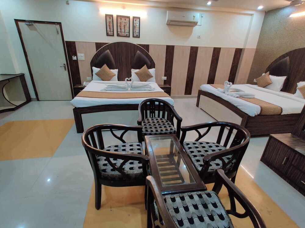 Джвалапур: Hotel Holy Basil
