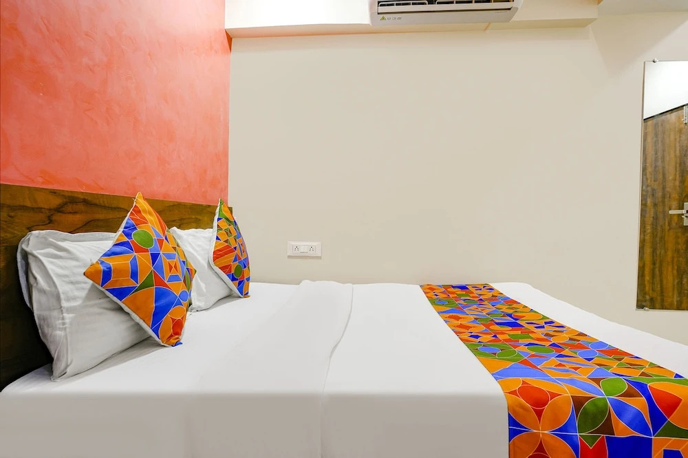 Сурат: Fabhotel Royal Paradise