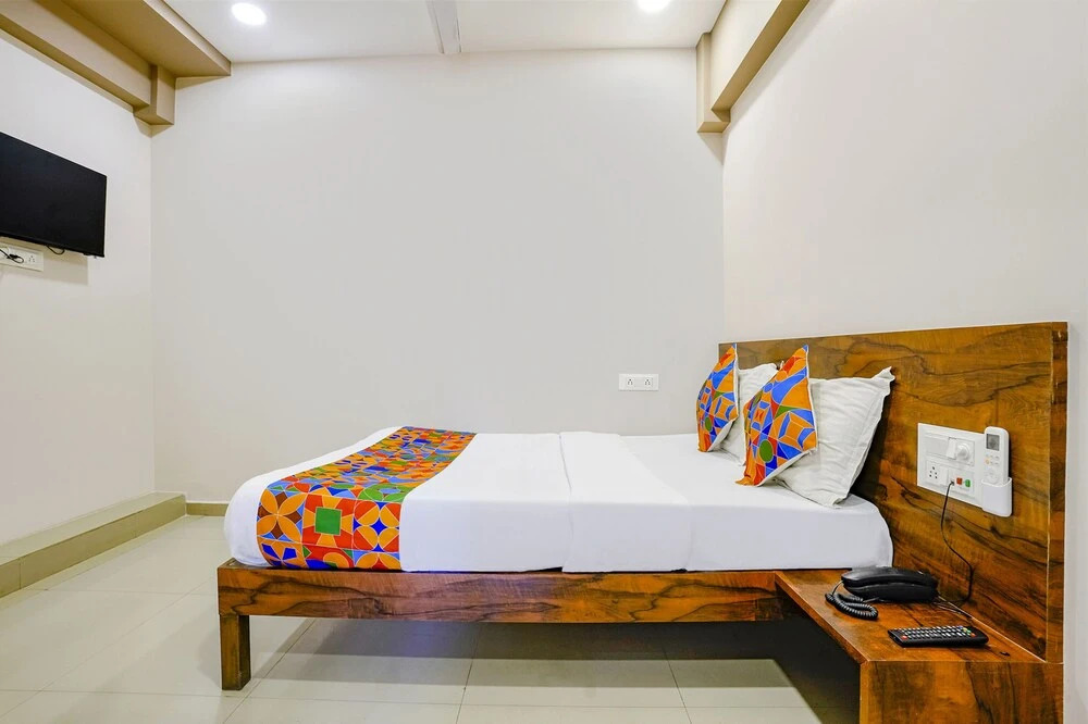 Сурат: Fabhotel Royal Paradise
