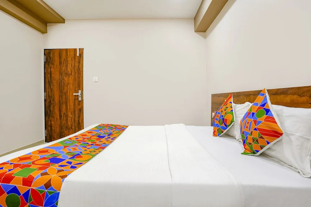 Сурат: Fabhotel Royal Paradise