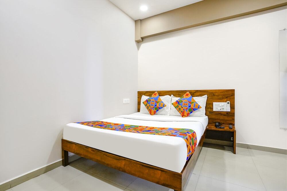 Сурат: Fabhotel Royal Paradise