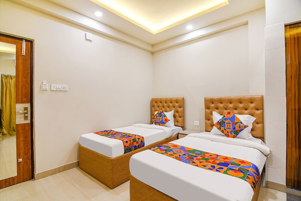 Колката: Fabhotel The Luxurie International