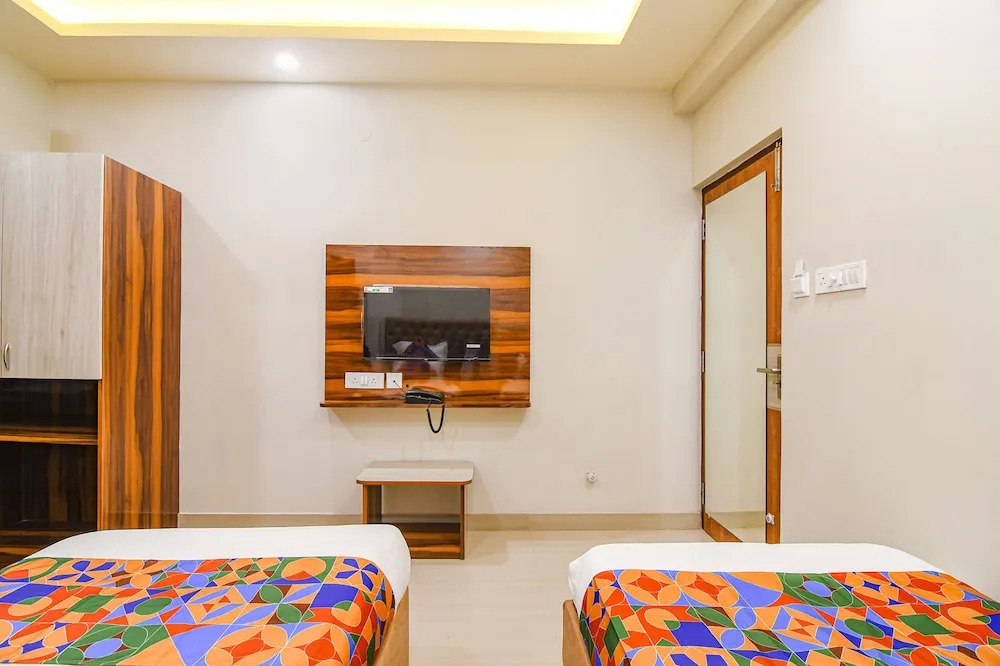 Колката: Fabhotel The Luxurie International