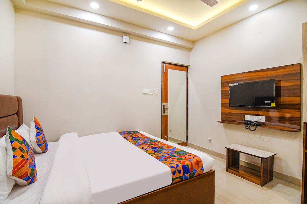 Колката: Fabhotel The Luxurie International