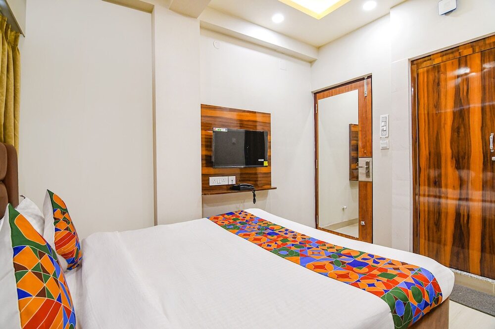 Колката: Fabhotel The Luxurie International