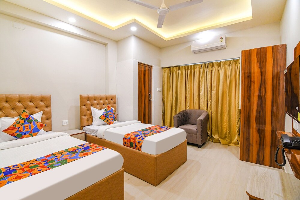 Колката: Fabhotel The Luxurie International