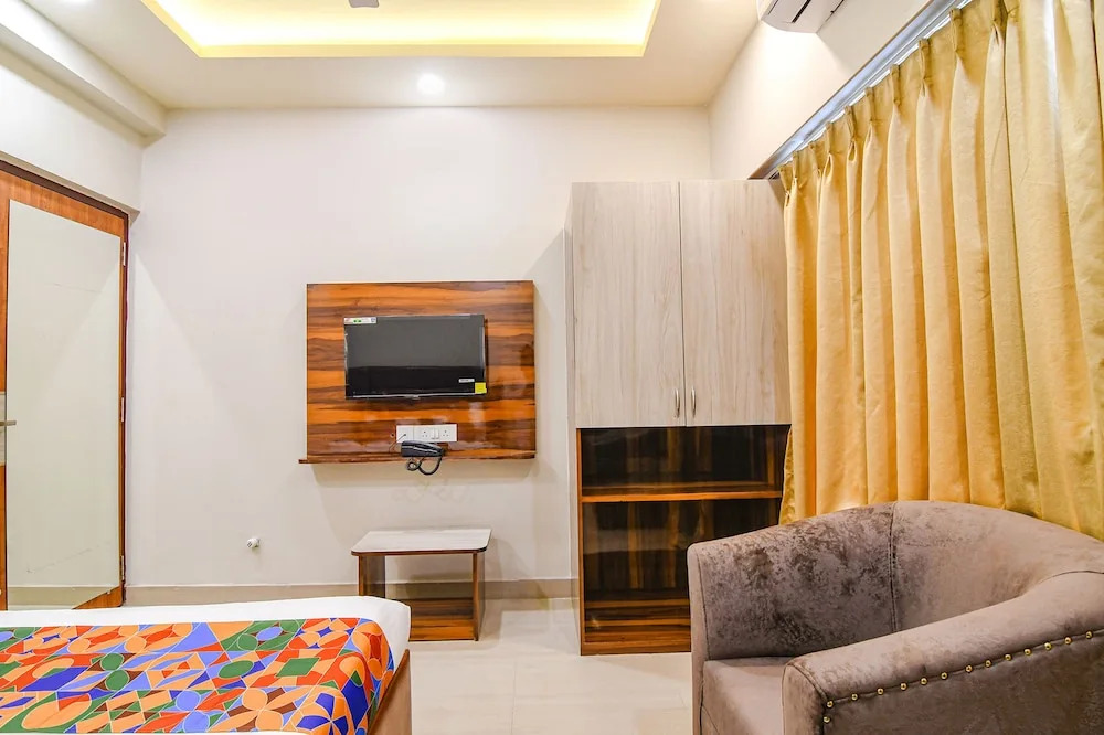 Колката: Fabhotel The Luxurie International