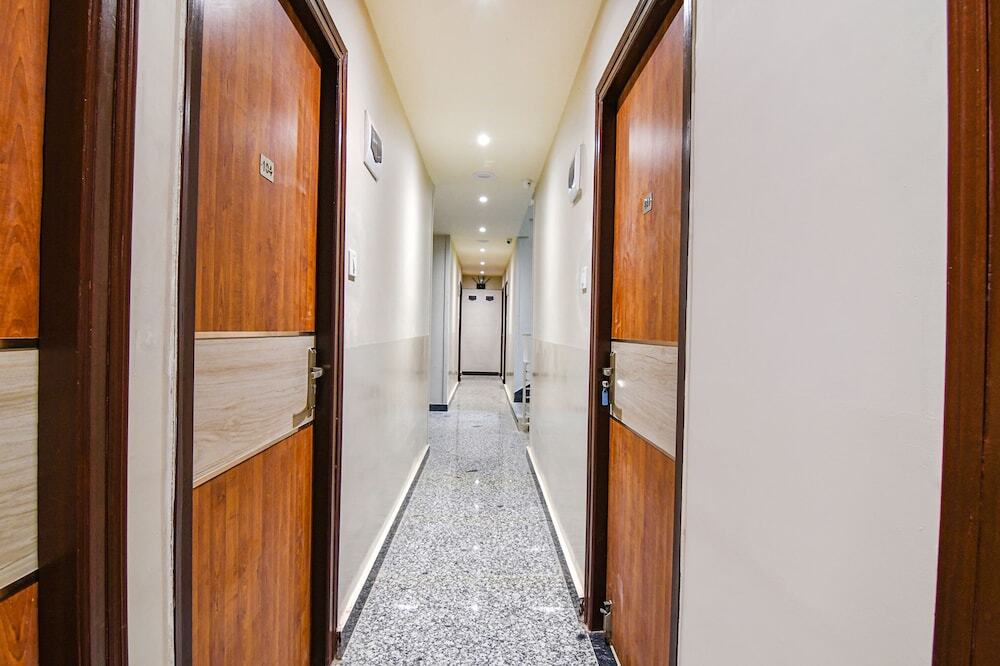 Колката: Fabhotel The Luxurie International