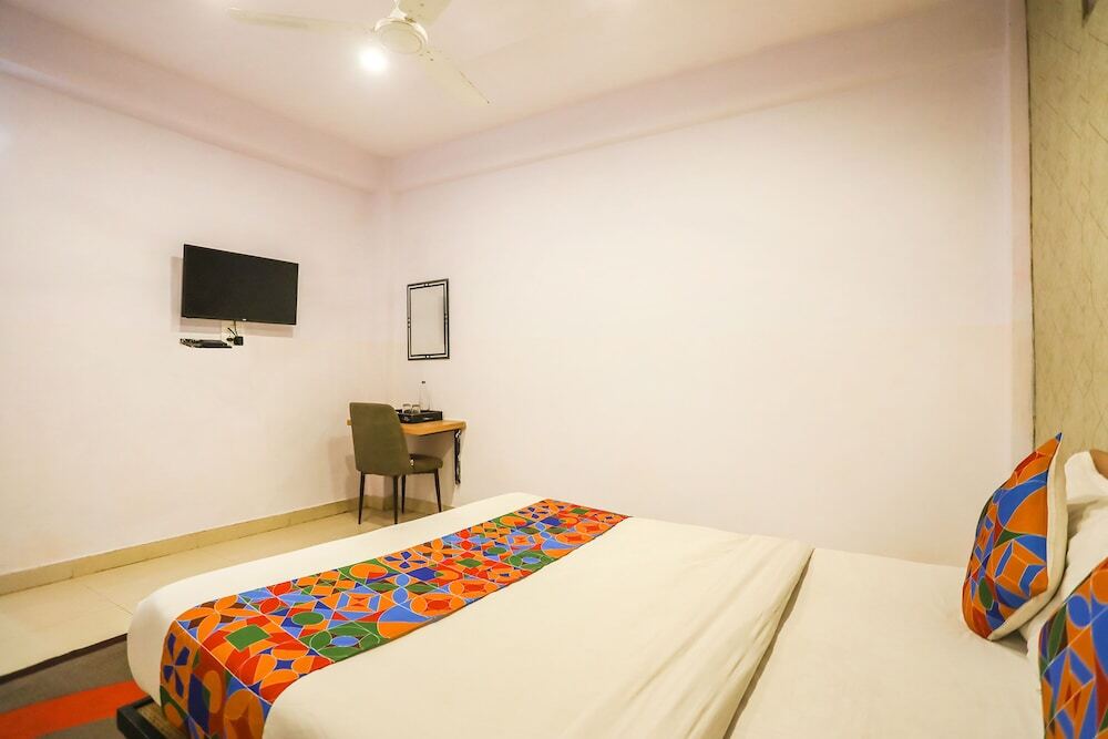 Праяградж: Fabhotel Pranjul Inn