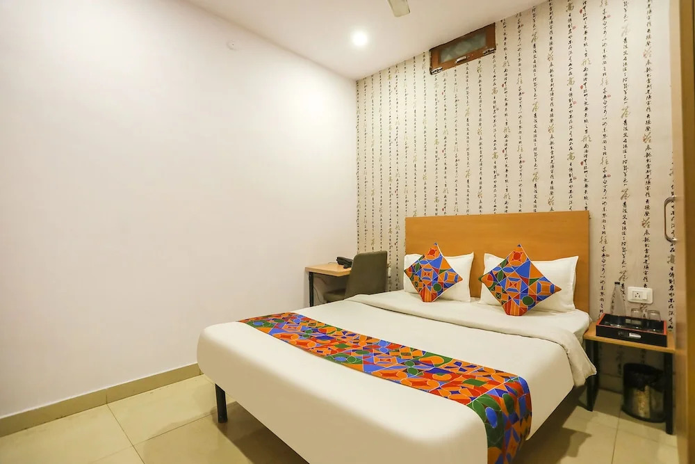 Праяградж: Fabhotel Pranjul Inn