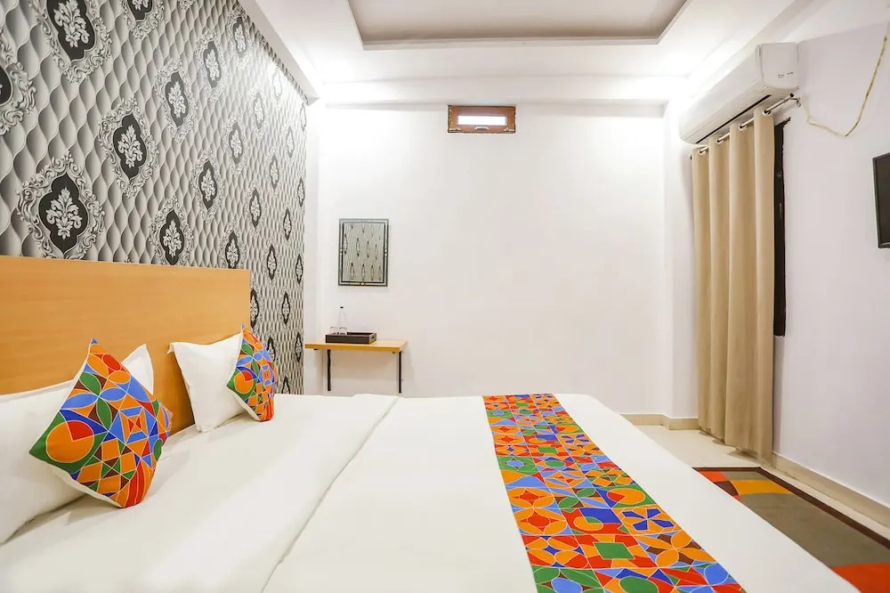 Праяградж: Fabhotel Pranjul Inn