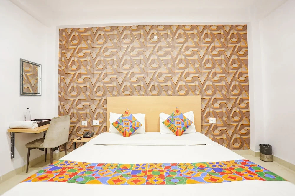 Праяградж: Fabhotel Pranjul Inn