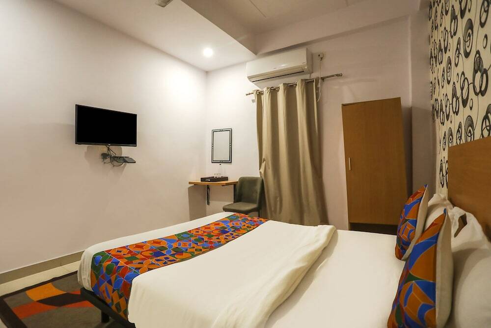 Праяградж: Fabhotel Pranjul Inn