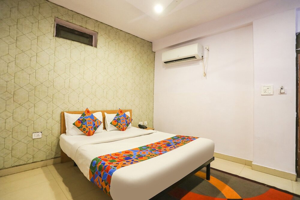 Праяградж: Fabhotel Pranjul Inn